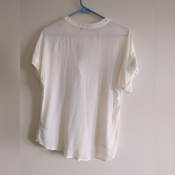 Short Sleeved Blouse from Suzy Shier Size XS - Picture 6 of 6